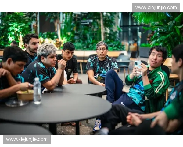 《Dota2定身技能解析与战术运用探讨》